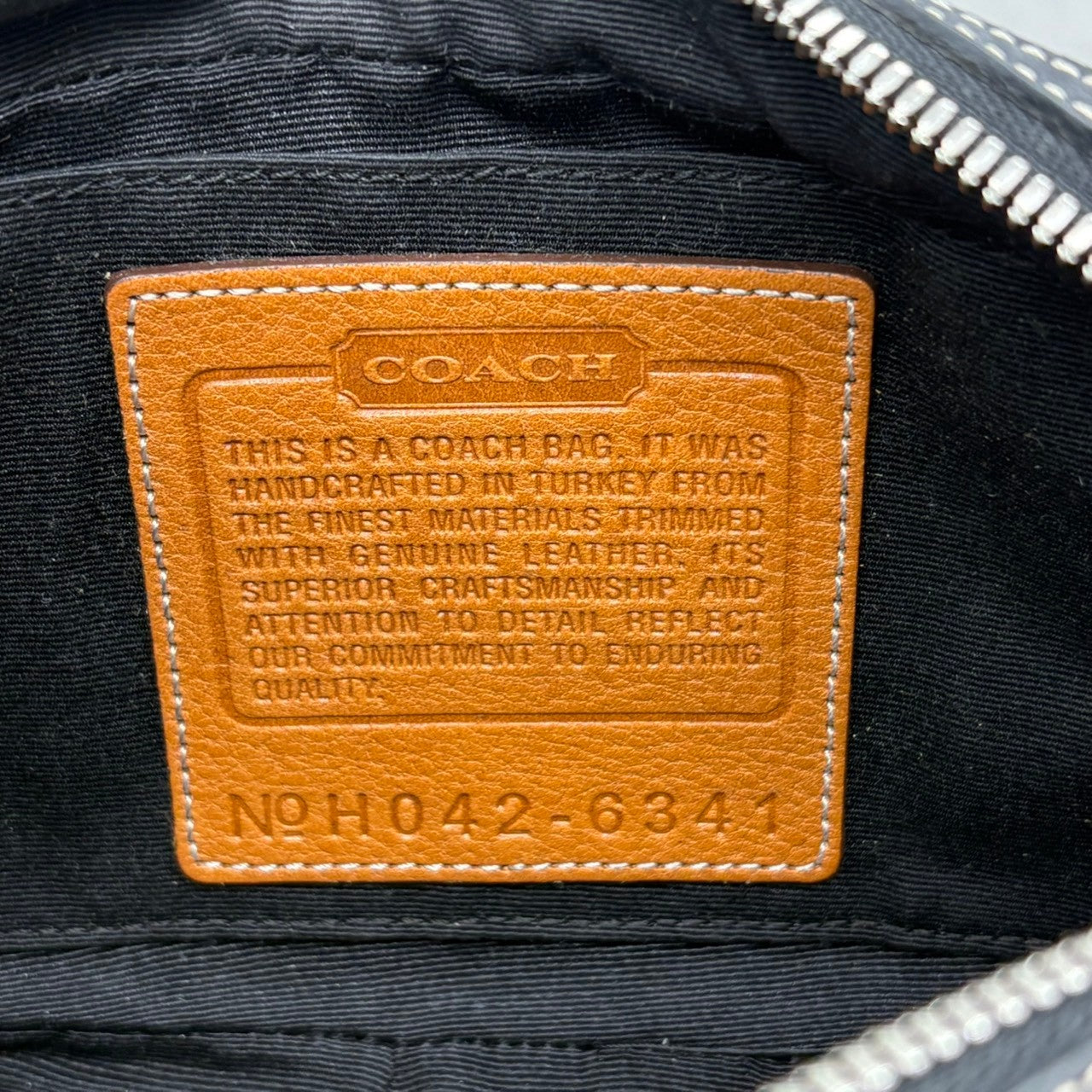 【良品】コーチ COACH ショルダーバッグ サコッシュ クロスボディ 斜め掛け可 ミニシグネチャー キャンバス レザー 本革 ブラック 黒 グレー シルバー金具 ミニバッグ ポシェット エレガント 鞄 カバン レディース 上品 高級 6341 s20