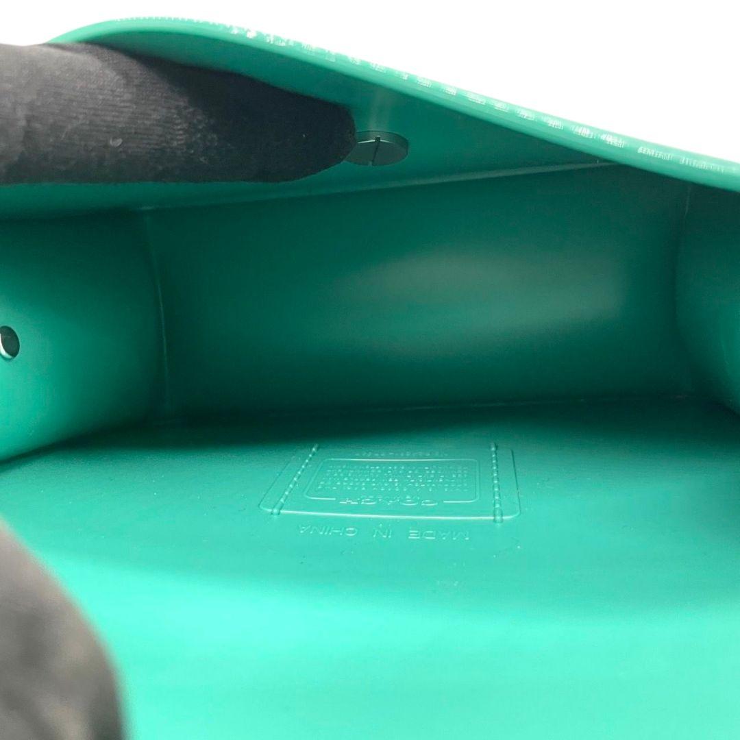 美品 コーチ ショルダーバッグ 緑 エメラルドグリーン パテントレザー エナメル フラップ ロゴチャーム 斜め掛け可 バンディット 自立可 シルバー金具 本物保証 鑑定済 COACH CR287 K