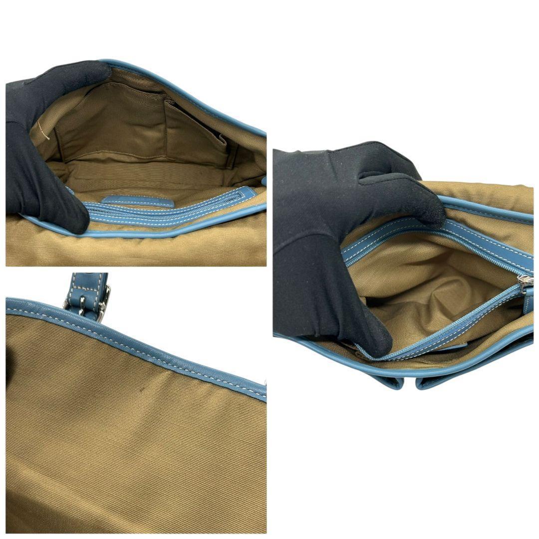 美品 コーチ ショルダーバッグ 茶 ブラウン ブルー シグネチャー フラップ レザー 本革 キャンバス 斜め掛け可 チャーム付き ロゴタグ シルバー金具 本物保証 鑑定済 オシャレ COACH T8 6849