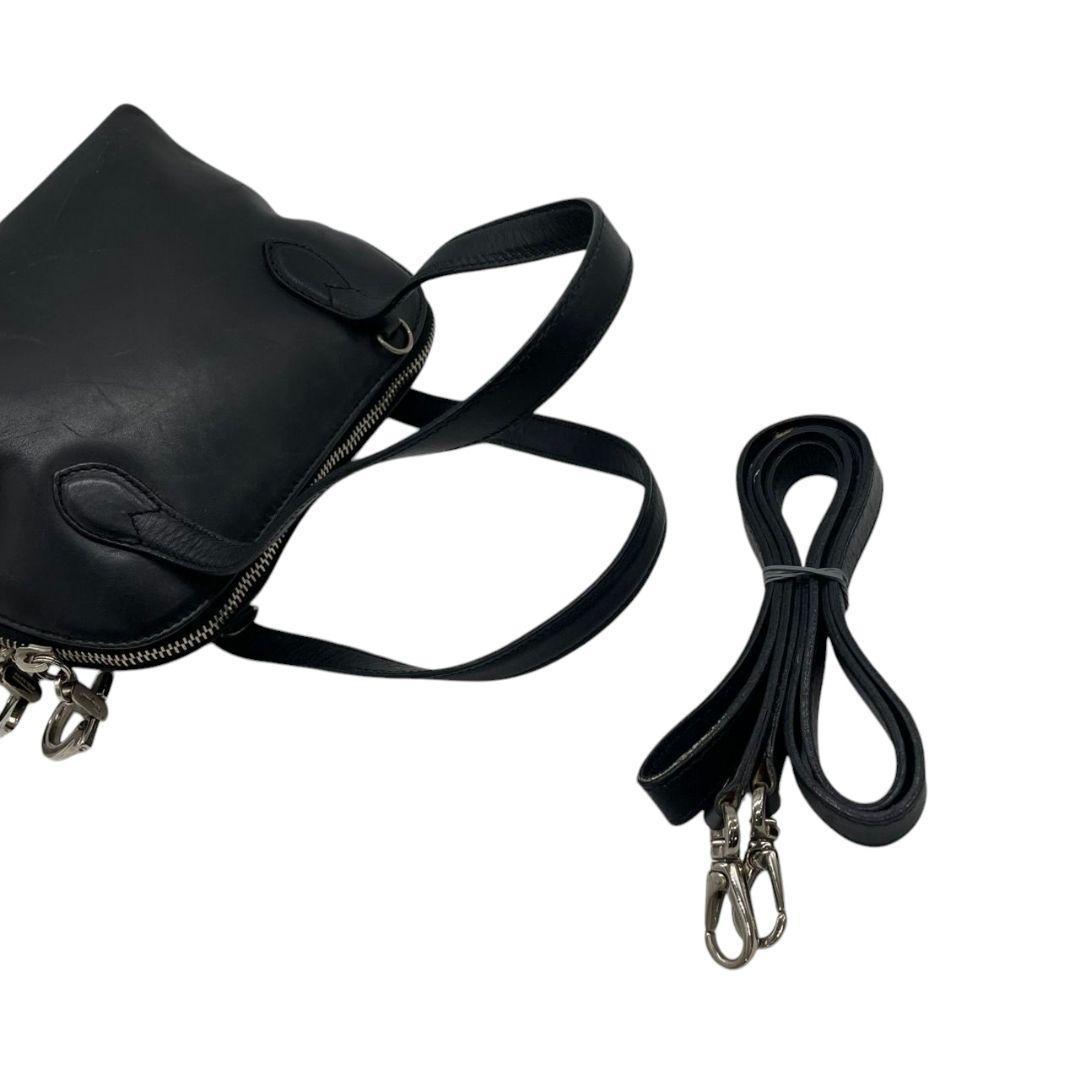 美品 フェラガモ ハンドバッグ 2way 黒 ガンチーニ チャーム付き レザー 本革 ショルダーバッグ 斜め掛け可 自立可 シルバー金具 Salvatore Ferragamo ブラック E6 6664