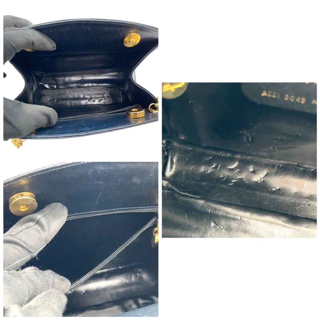 フェラガモ Salvatore Ferragamo ショルダーバッグ チェーン レザー 型押し 紺 ネイビー A3 斜め掛け可 本革 ゴールド金具 AD21 3045