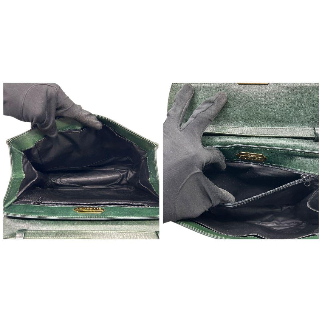 GIVENCHY ジバンシィ ショルダーバッグ グリーン 緑 フラップ ロゴ 自立可 PVC 斜め掛け可 ゴールド金具 ロゴプレート E5 上品 コンパクト バッグ
