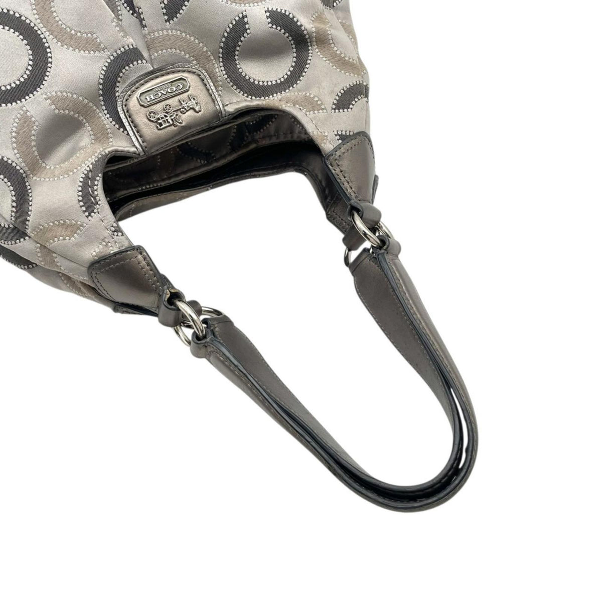 COACH コーチ マディソン オプアート マギー ショルダーバッグ 21215 グレー キャンバス レザー シグネチャー C柄 ホーボー 肩掛け 大容量 ファスナー開閉 シルバー金具 レディース 通勤 エレガント A4収納 S86