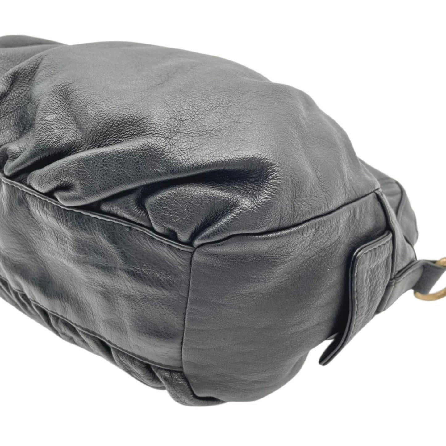 シーバイクロエ SeeByChloe 2way ハンドバッグ ショルダーバッグ クロスボディ サッチェル カバン 鞄 レザー 本革 ブラック 黒 ギャザー ゴールド金具 斜め掛け可 レディース エレガント クラシック カジュアル デイリーユース 通勤 通学 お出かけ 旅行 普段使い 良品 S23