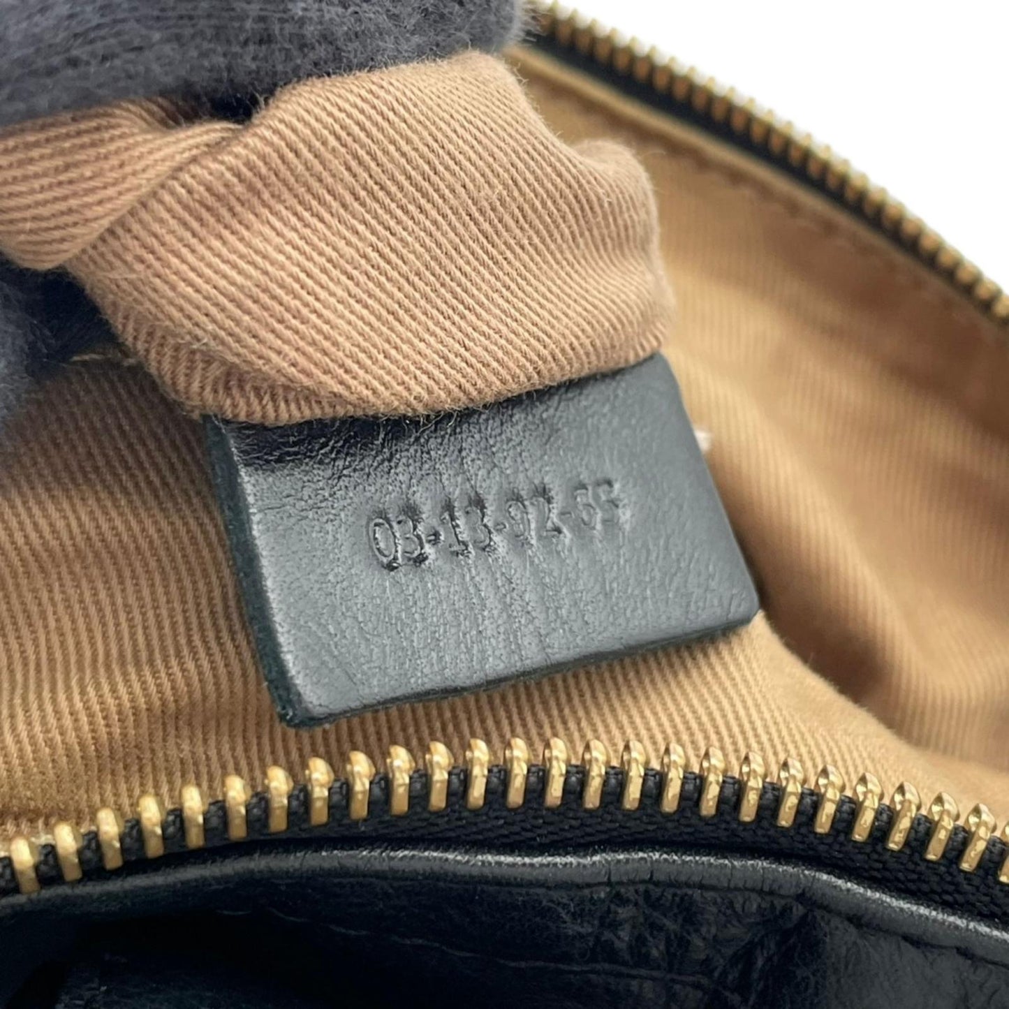 シーバイクロエ SeeByChloe 2way ハンドバッグ ショルダーバッグ クロスボディ サッチェル カバン 鞄 レザー 本革 ブラック 黒 ギャザー ゴールド金具 斜め掛け可 レディース エレガント クラシック カジュアル デイリーユース 通勤 通学 お出かけ 旅行 普段使い 良品 S23