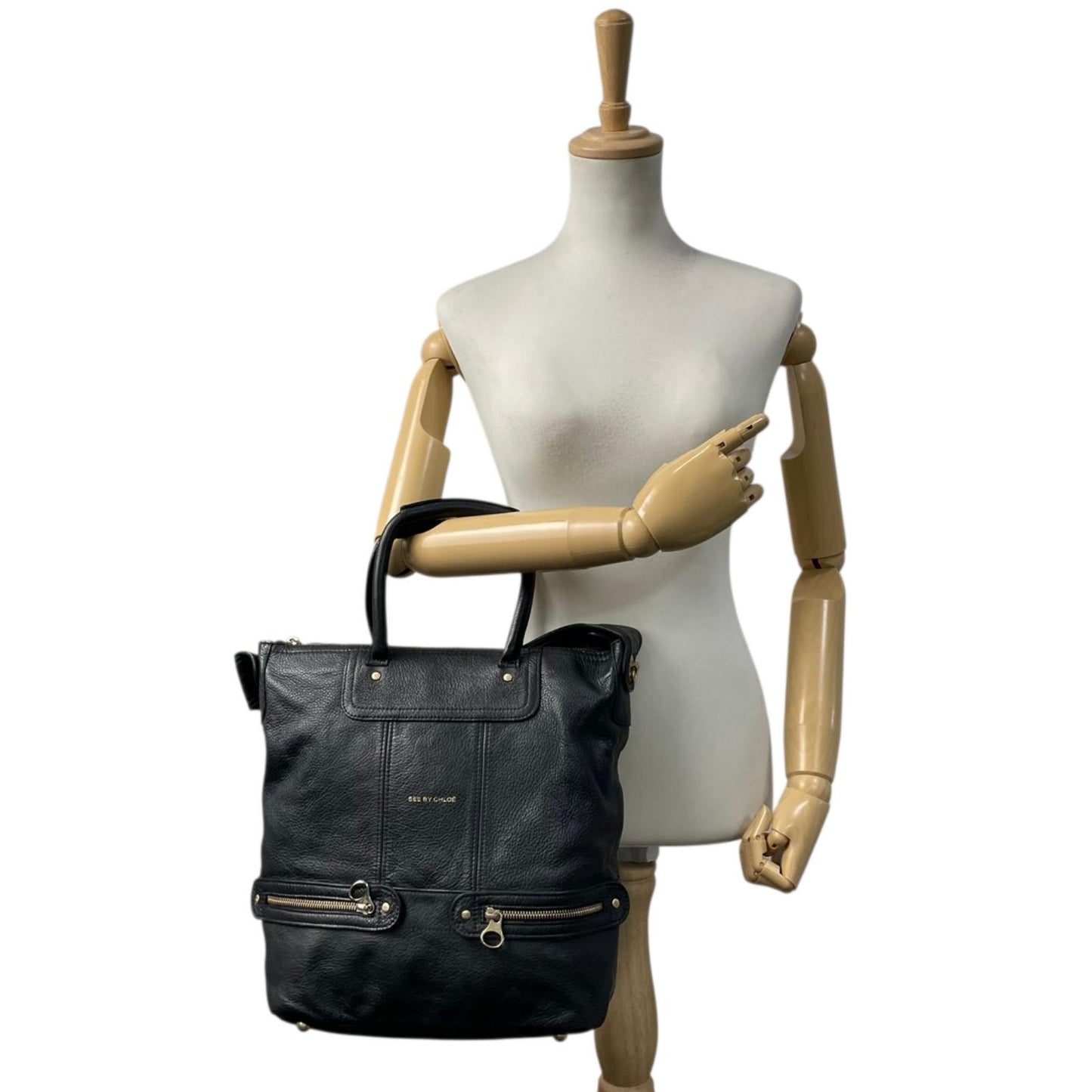 シーバイクロエ SeeByChloe 2way ハンドバッグ ショルダーバッグ 肩掛け カバン 鞄 レザー 本革 ブラック 黒 プリーツ ギャザー ゴールド金具 レディース エレガント クラシック カジュアル 通勤 通学 お出かけ デイリー 普段使い 良品 S23