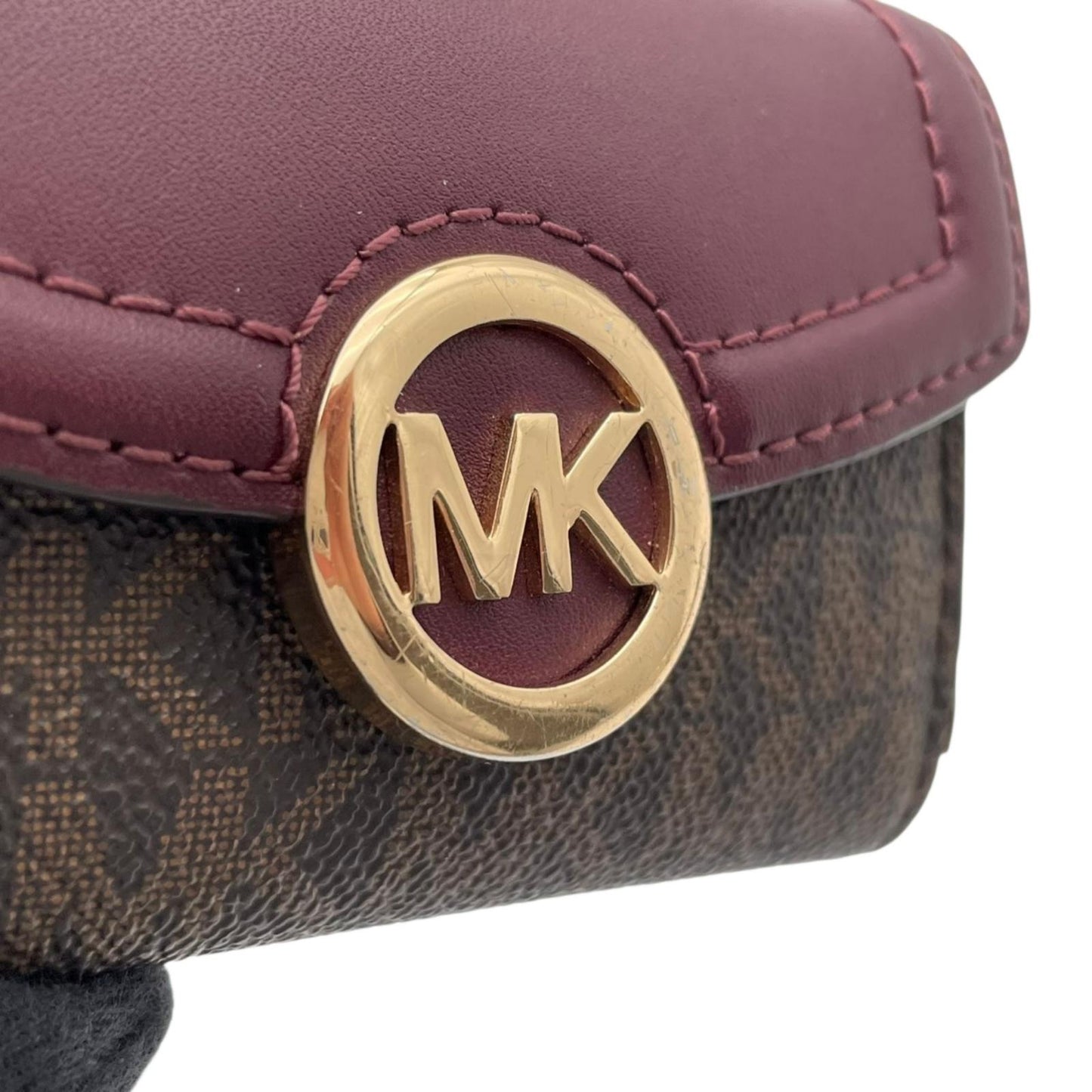 良品 マイケルコース MICHAEL KORS キーケース 鍵入れ 6連 MKシグネチャー サークルロゴ PVC レザー ブラウン 茶 ワインレッド ボルドー ゴールド金具 エレガント クラシック バイカラー レディース ウィメンズ 小物 デイリー M5