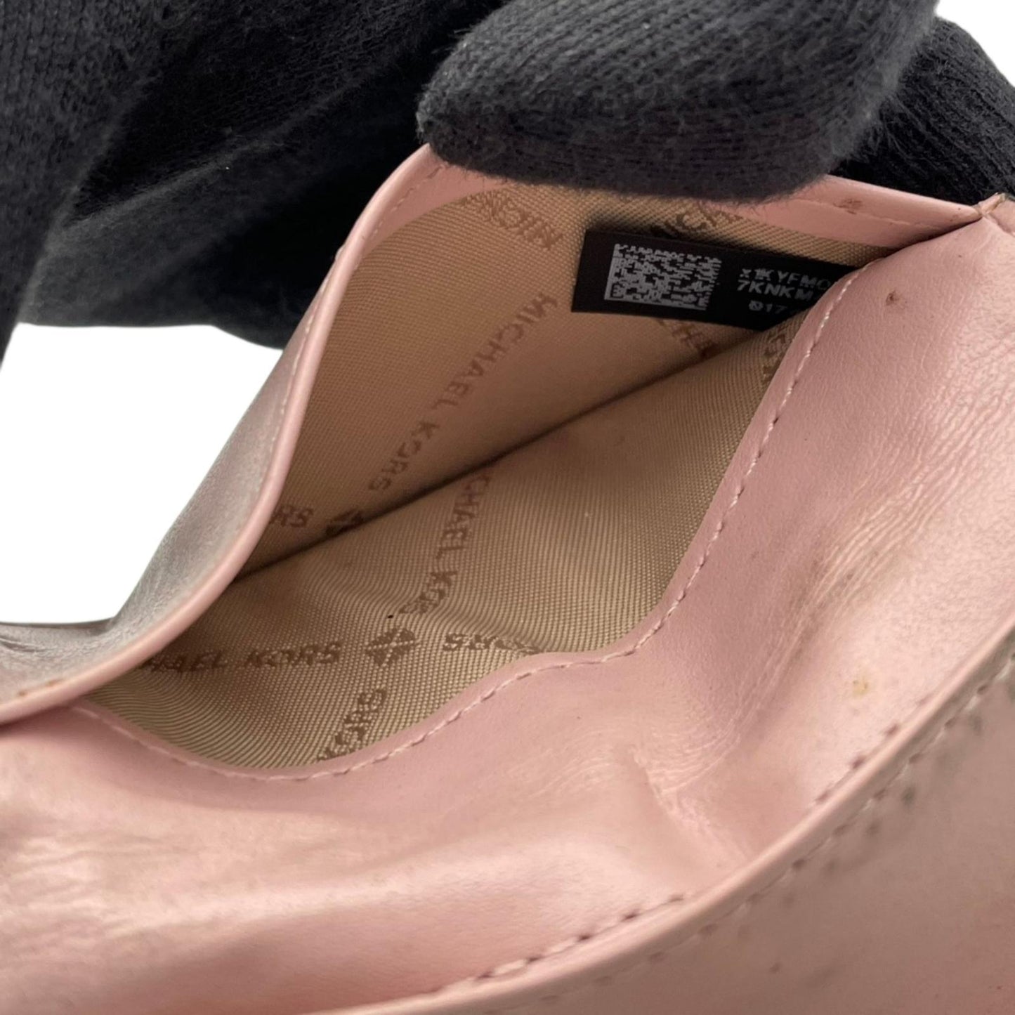 マイケルコース Michael Kors キーケース 6連 レザー ピンク ゴールド金具 MKロゴ レディース エレガント コンパクト 良品 スタイリッシュ ブランドアイテム お洒落 上品 シンプル 実用的 普段使い デイリーユース 通勤 ファッション M5
