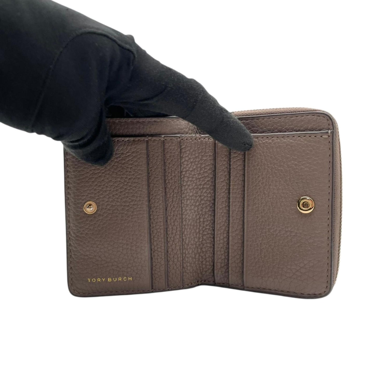 美品 トリーバーチ 二つ折り財布 レザー グレージュ シボ革 ゴールドロゴ コンパクトウォレット ミニ財布 レディース ビンテージ クラシック エレガント 上品 高級感 溢れる デザイン 実用的 機能的 収納力抜群 M1