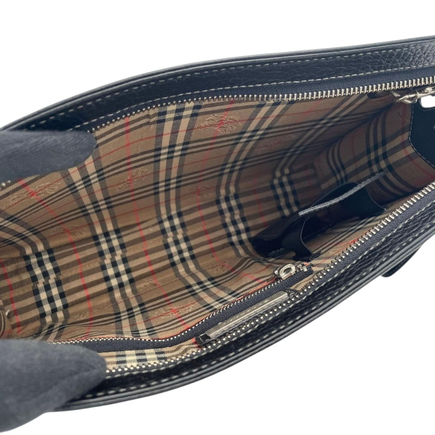 【美品】 バーバリー BURBERRY セカンドバッグ クラッチバッグ レザー 本革 ブラック 黒 裏地 ノバチェック シャドーホース ロゴプレート エレガント 冠婚葬祭 フォーマル 通勤 出張 ビジネス メンズ 定番 人気 カバン S92