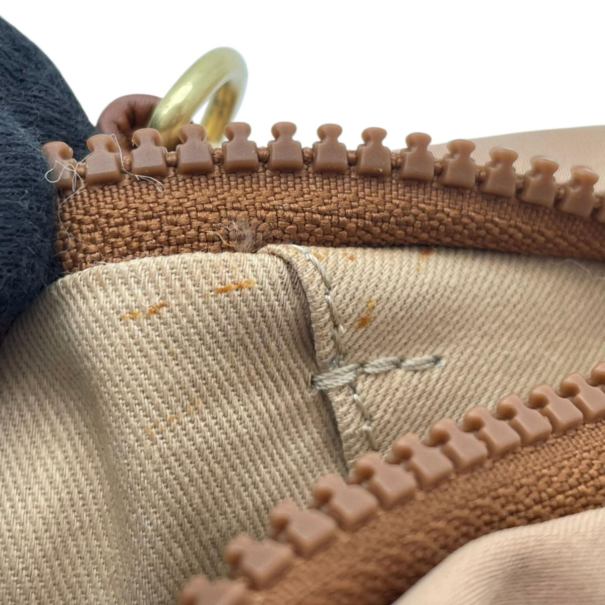 シーバイクロエ SEE BY CHLOE TILLY ティリー スモールカメラバッグ ショルダーバッグ ハンドバッグ 2WAY 斜め掛け キャンバス レザー 本革 ライトブラウン ベージュ系 刺繍ロゴ ゴールド金具 カジュアル レディース S35