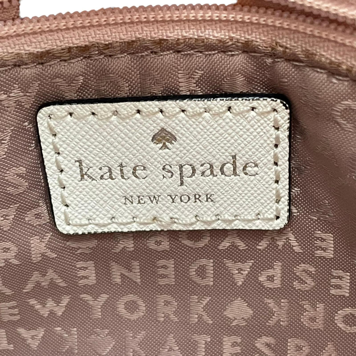 ケイトスペード kate spade パンチング レザーカット サフィアーノレザー ハンドバッグ トートバッグ 手提げ鞄 ホワイト 白 ゴールド金具 エレガント カジュアル デイリー お出かけ レディース 女性 人気 S79