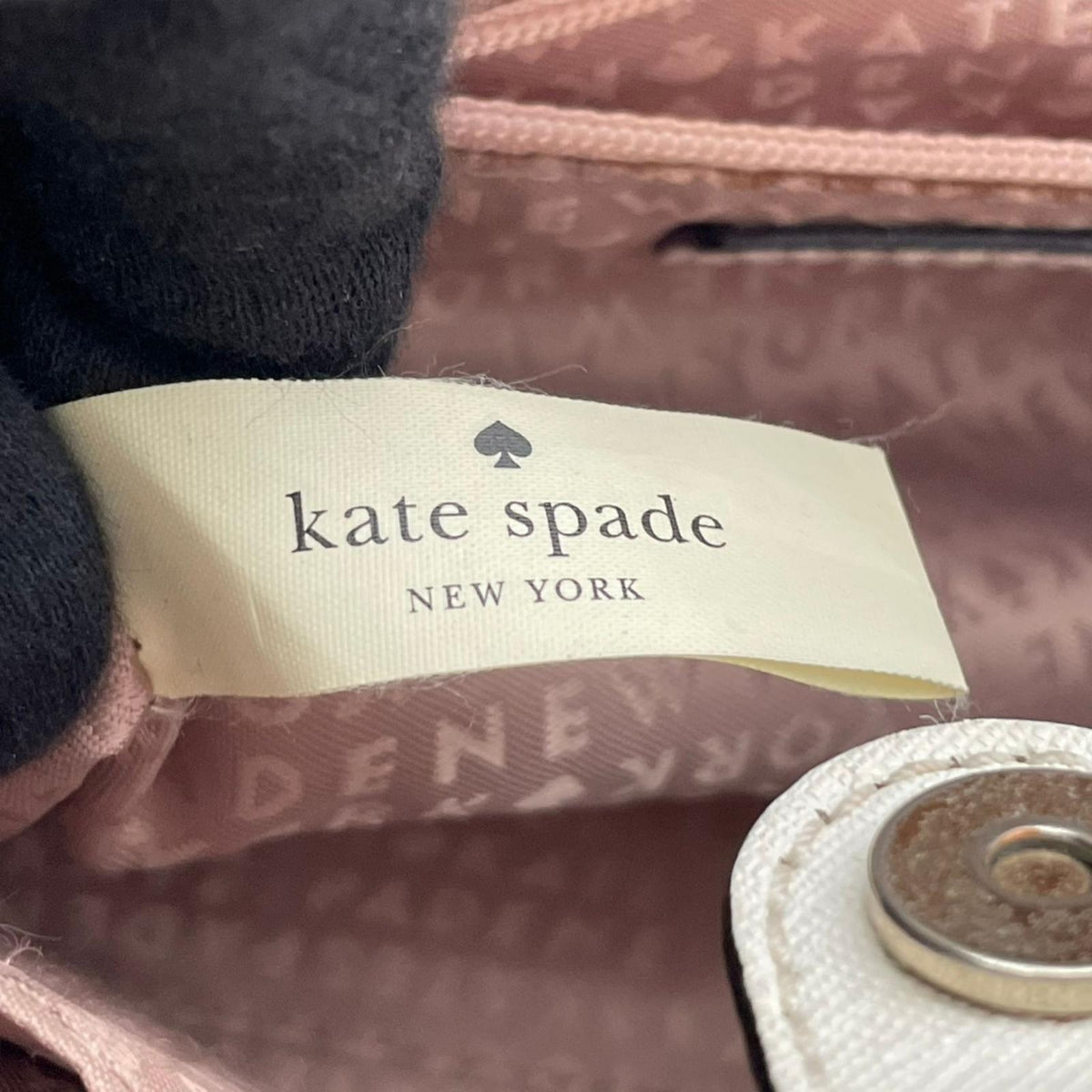 ケイトスペード kate spade パンチング レザーカット サフィアーノレザー ハンドバッグ トートバッグ 手提げ鞄 ホワイト 白 ゴールド金具 エレガント カジュアル デイリー お出かけ レディース 女性 人気 S79
