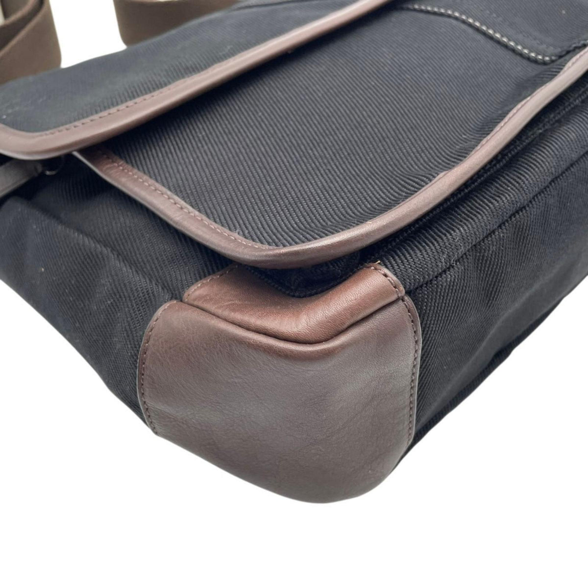 美品 COACH コーチ メッセンジャーバッグ ショルダーバッグ F70677 エセックス キャンバス レザー ブラック ブラウン フラップ 斜め掛け 肩掛け A4収納 大容量 メンズ レディース ユニセックス ビジネス 通勤 通学 S70