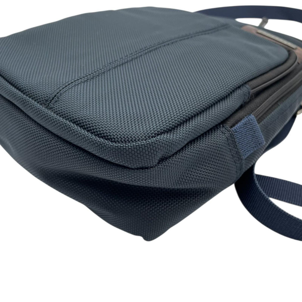 美品 ACEGENE エースジーン ショルダーバッグ 54552 フレックスライトフィット ネイビー ナイロン レザー 軽量 縦型 2way 斜め掛け ハンドバッグ メンズ ビジネス 通勤 旅行 多機能 コンパクト シルバー金具 S92