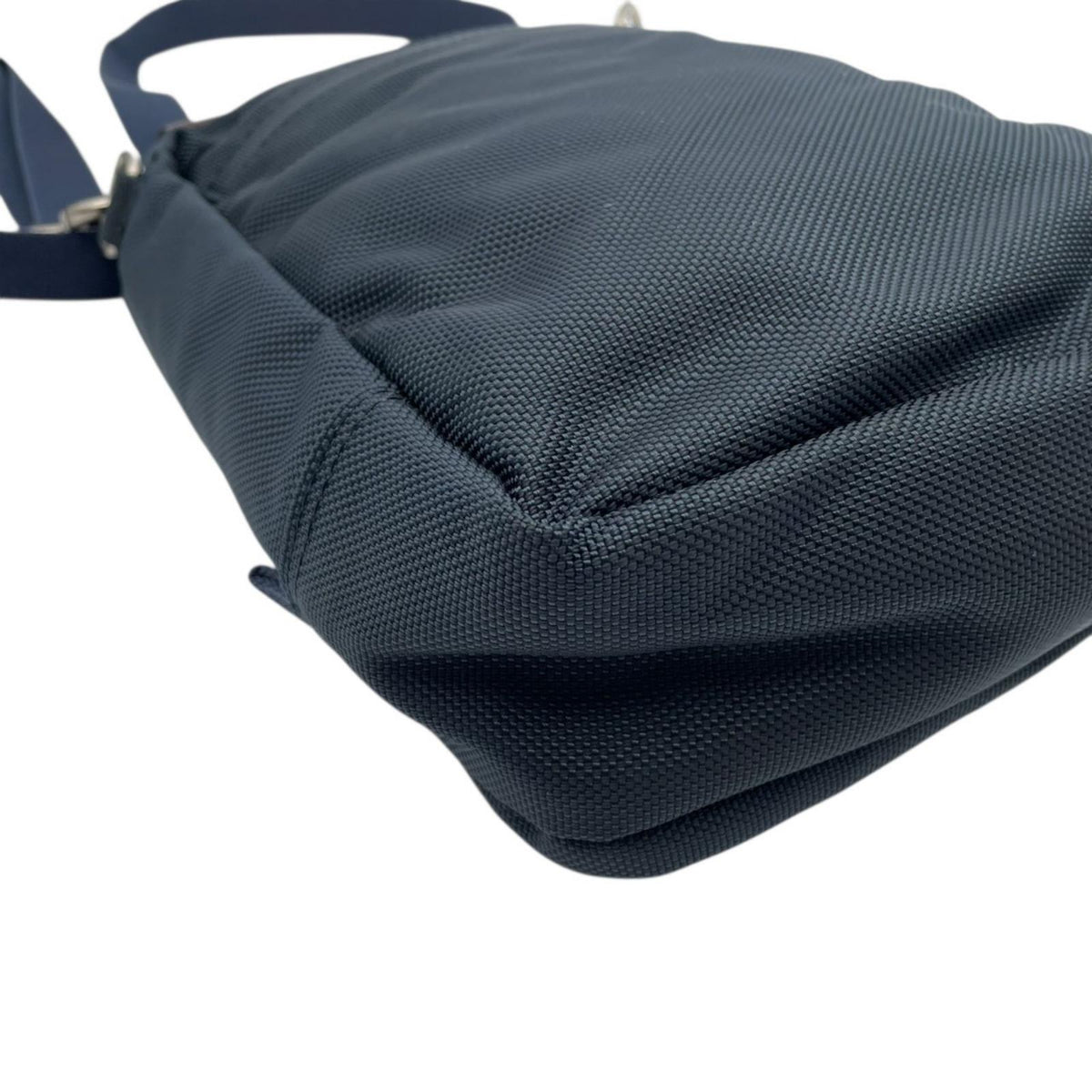 美品 ACEGENE エースジーン ショルダーバッグ 54552 フレックスライトフィット ネイビー ナイロン レザー 軽量 縦型 2way 斜め掛け ハンドバッグ メンズ ビジネス 通勤 旅行 多機能 コンパクト シルバー金具 S92