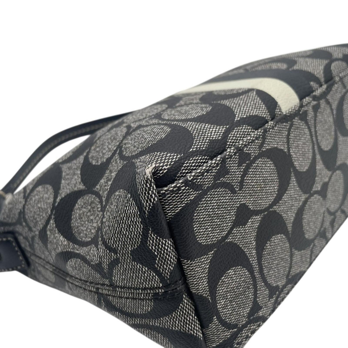 【美品】COACH コーチ ヘリテージ シグネチャー ストライプ スモール ハンドル ポーチ PVCレザー グレー ブラック ハンドバッグ ミニバッグ アクセサリーポーチ レディース お出かけ デイリー オシャレ S20