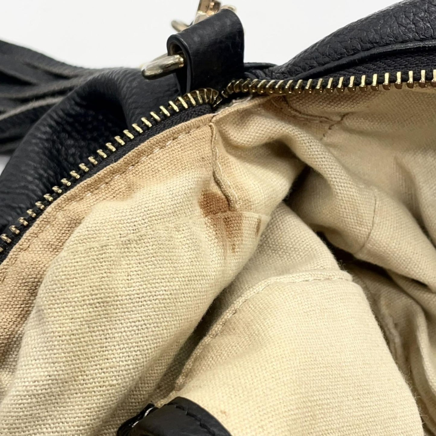 TORY BURCH トリーバーチ ショルダーバッグ ハンドバッグ 2WAY チェーンショルダー タッセル フリンジ デカロゴ レザー 本革 シボ革 ブラック 黒 ゴールド金具 レディース エレガント クラシック 大容量 クリーニング済み s39