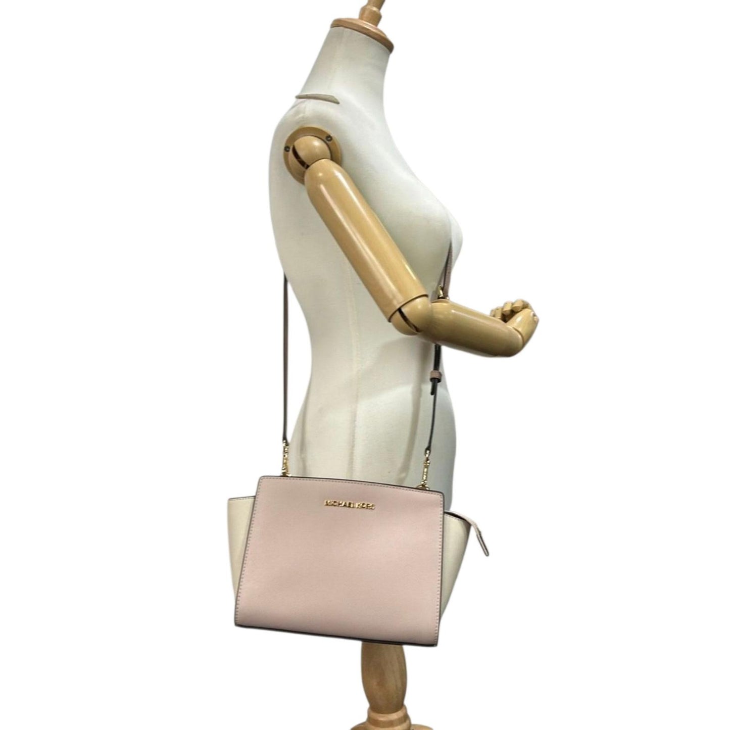 【美品】マイケルコース 2WAY ハンドバッグ ショルダーバッグ ピンク アイボリー バイカラー PVC レザー ゴールド金具 ロゴ エレガント フェミニン レディース 自立可 お出かけ 通勤通学 クリーニング済み s71