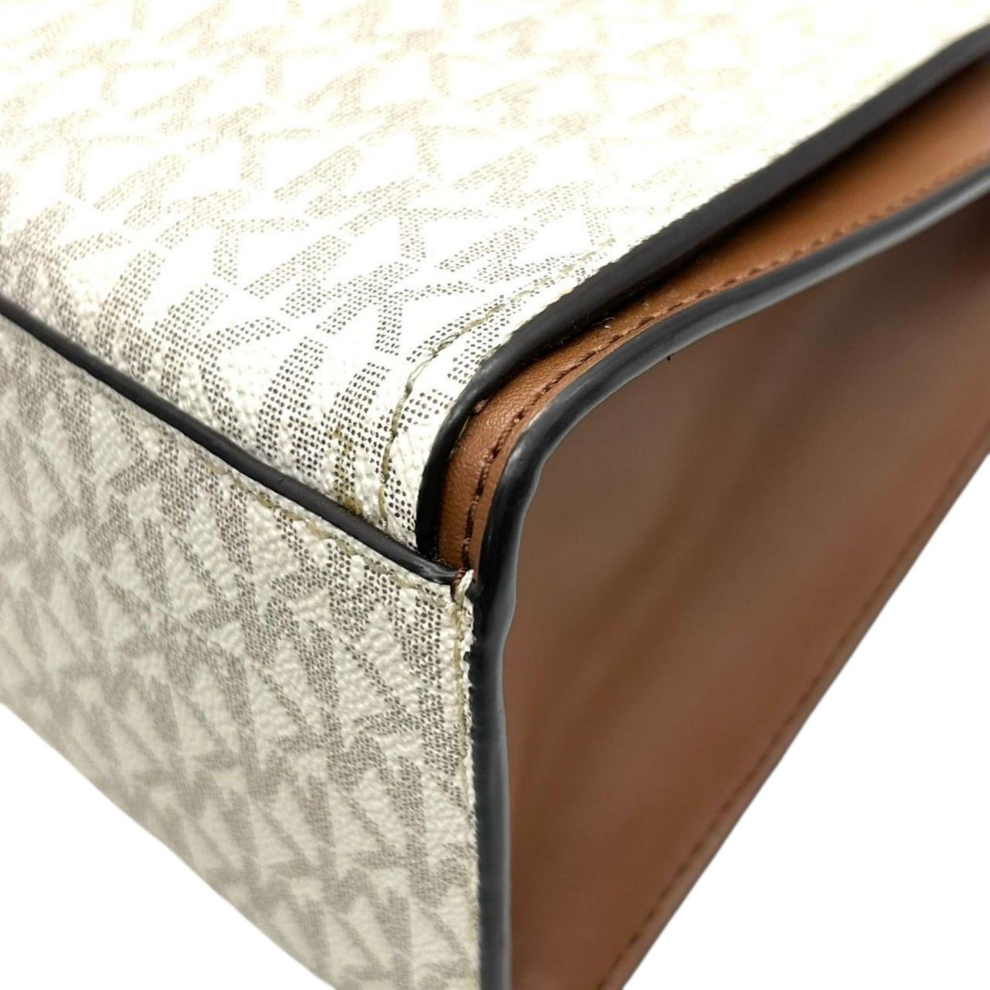 【美品】MICHAEL KORS マイケルコース 2WAY ハンドバッグ ショルダーバッグ シグネチャー MKロゴチャーム PVC レザー ブラウン ベージュ ゴールド金具 エレガント レディース 通勤 通学 クリーニング済み 自立可 s71