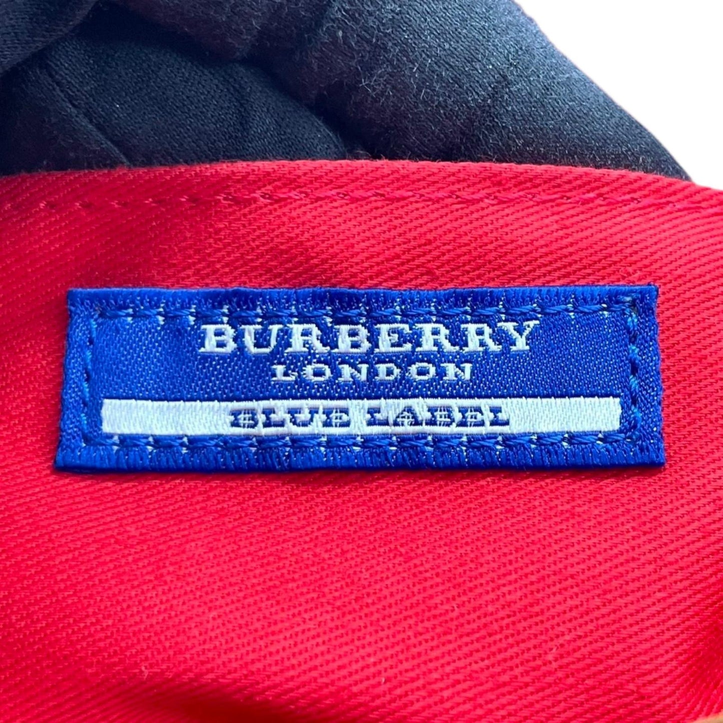 バーバリーブルーレーベル トートバッグ ハンドバッグ 舟形 A4 PC収納可 キャンバス レザー コンビ ホースロゴ 刺繍 太番手ステッチ 赤 レッド レディース 大容量 通勤 通学 カジュアル おしゃれ クリーニング済み s95