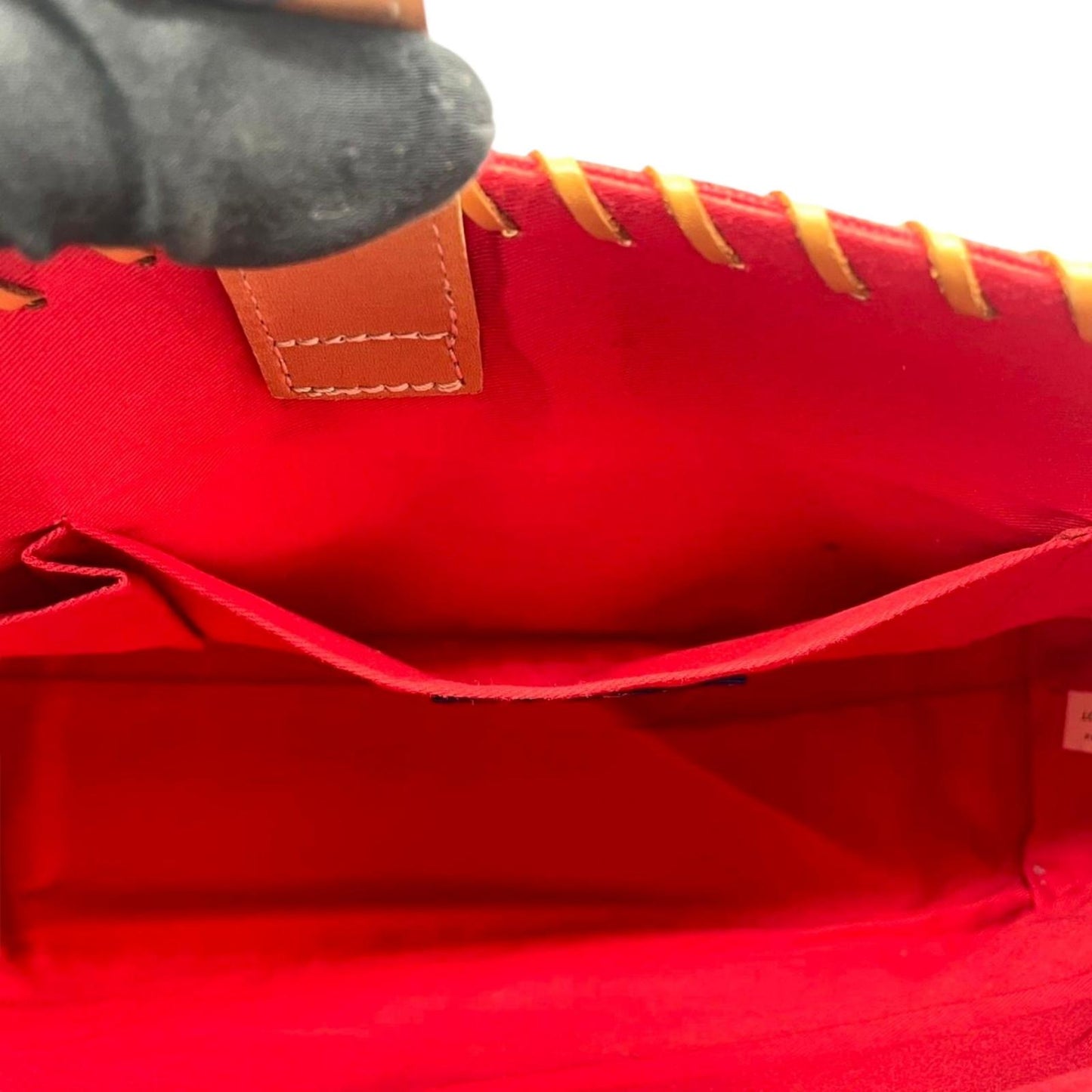 バーバリーブルーレーベル トートバッグ ハンドバッグ 舟形 A4 PC収納可 キャンバス レザー コンビ ホースロゴ 刺繍 太番手ステッチ 赤 レッド レディース 大容量 通勤 通学 カジュアル おしゃれ クリーニング済み s95