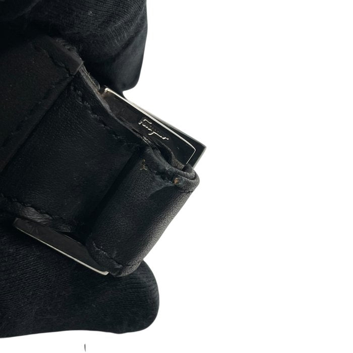 Salvatore Ferragamo サルヴァトーレ フェラガモ ワンショルダーバッグ ナイロン レザー ブラック Vara風 シルバー金具 肩掛け レディース 通勤 普段使い c1