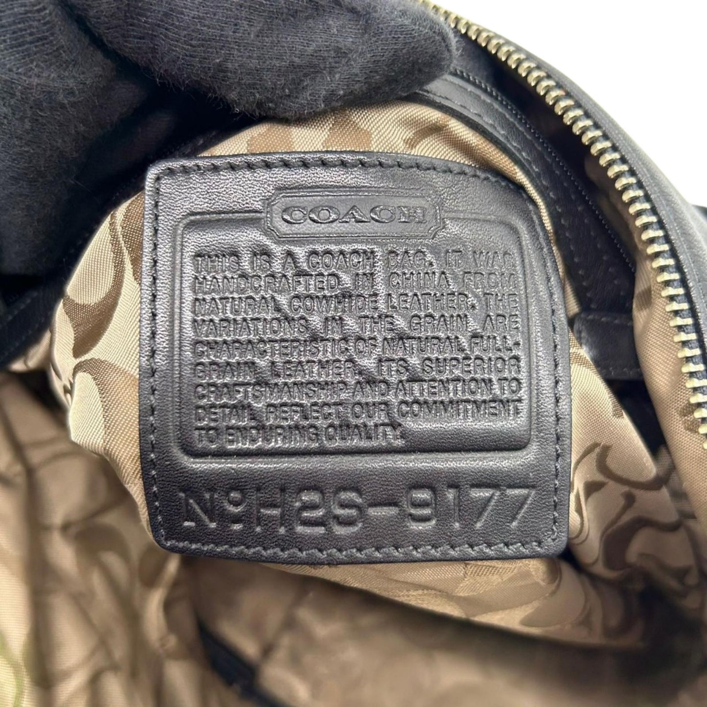 コーチ COACH 9177 レザー ショルダーバッグ クロスボディ 斜め掛け メッセンジャーバッグ 本革 ブラック 黒 A4収納可 大容量 通勤 通学 メンズ レディース ユニセックス ヴィンテージスタイル シンプル カジュアル 無地 ファスナー開閉 E6