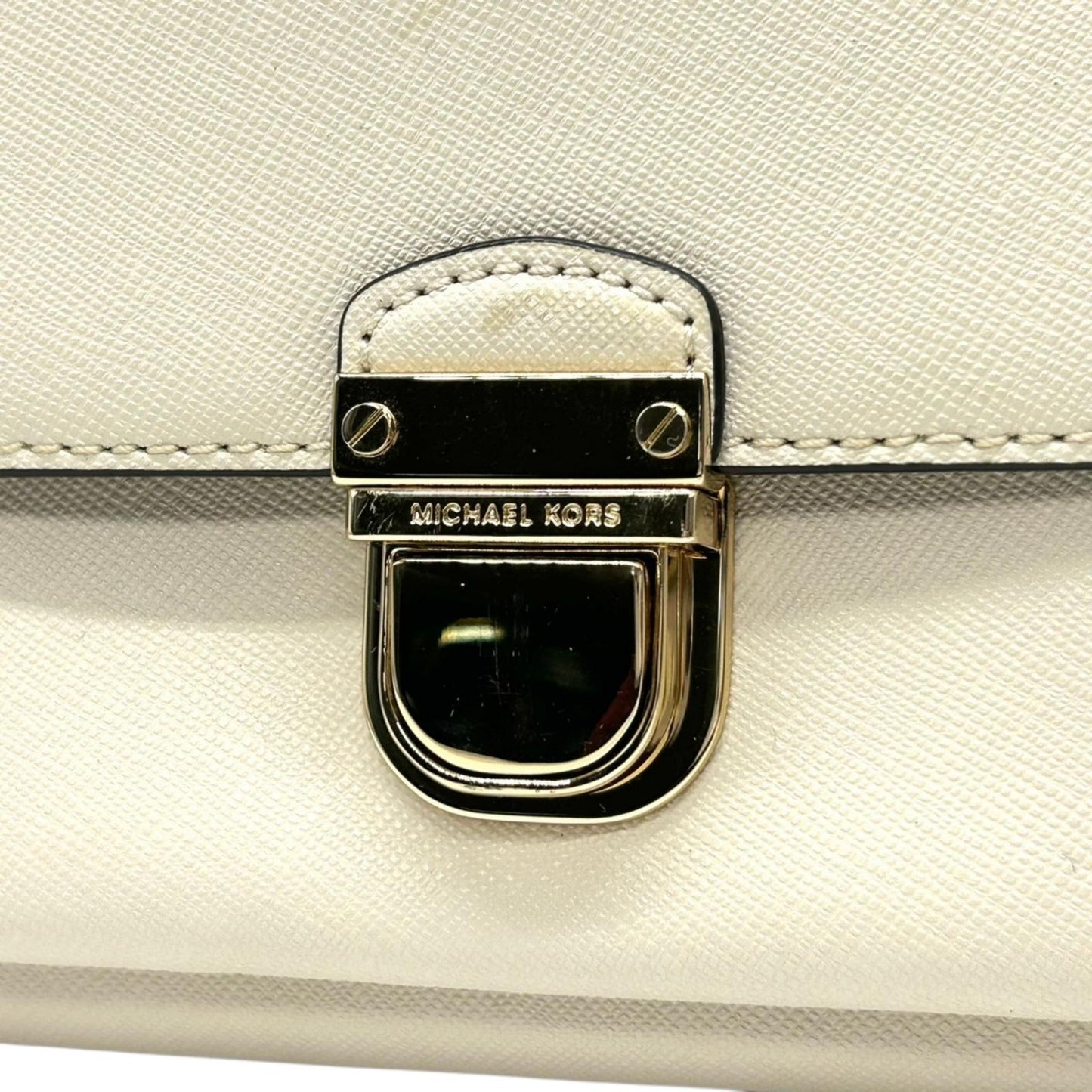 美品 マイケルコース MICHAEL KORS ウォレットバッグ チェーンウォレット お財布ショルダー 長財布 斜め掛け可 白 ホワイト アイボリー バニラ PVC ゴールド金具 クラッチ 2way 多機能 スマホ収納可 レディース お出かけ s93