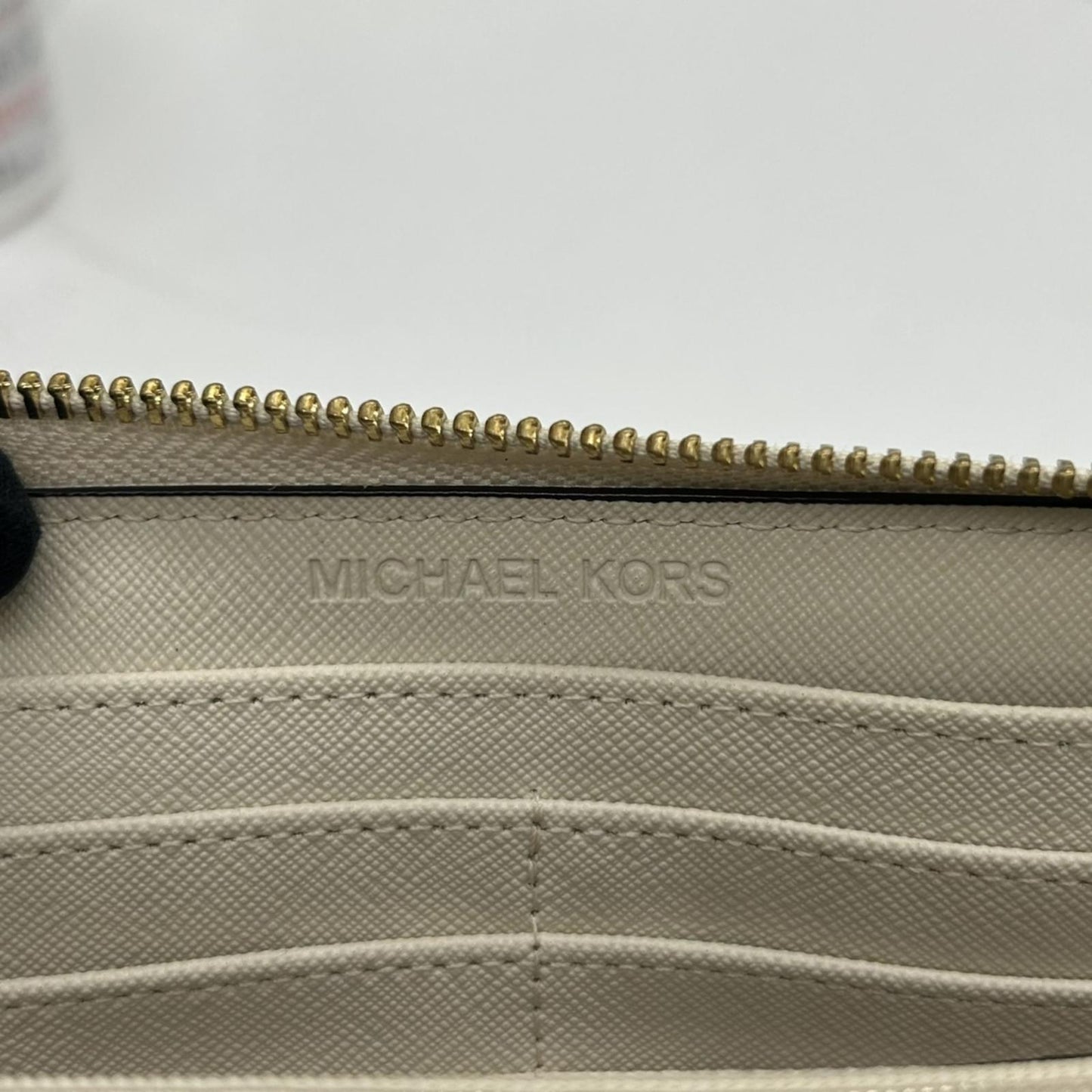 美品 マイケルコース MICHAEL KORS ウォレットバッグ チェーンウォレット お財布ショルダー 長財布 斜め掛け可 白 ホワイト アイボリー バニラ PVC ゴールド金具 クラッチ 2way 多機能 スマホ収納可 レディース お出かけ s93