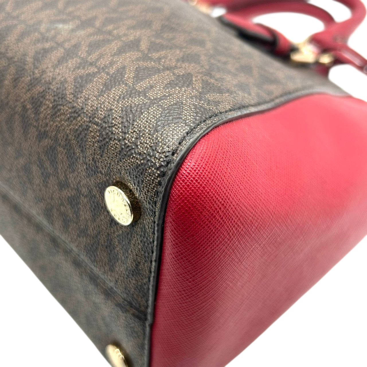 美品 マイケルコース MICHAEL KORS ハンドバッグ ショルダーバッグ 2way 斜め掛け可 シグネチャー MKロゴ バイカラー 赤 レッド 茶 ブラウン PVC レザー サッチェル ゴールド金具 チャーム 自立可 エレガント レディース s87