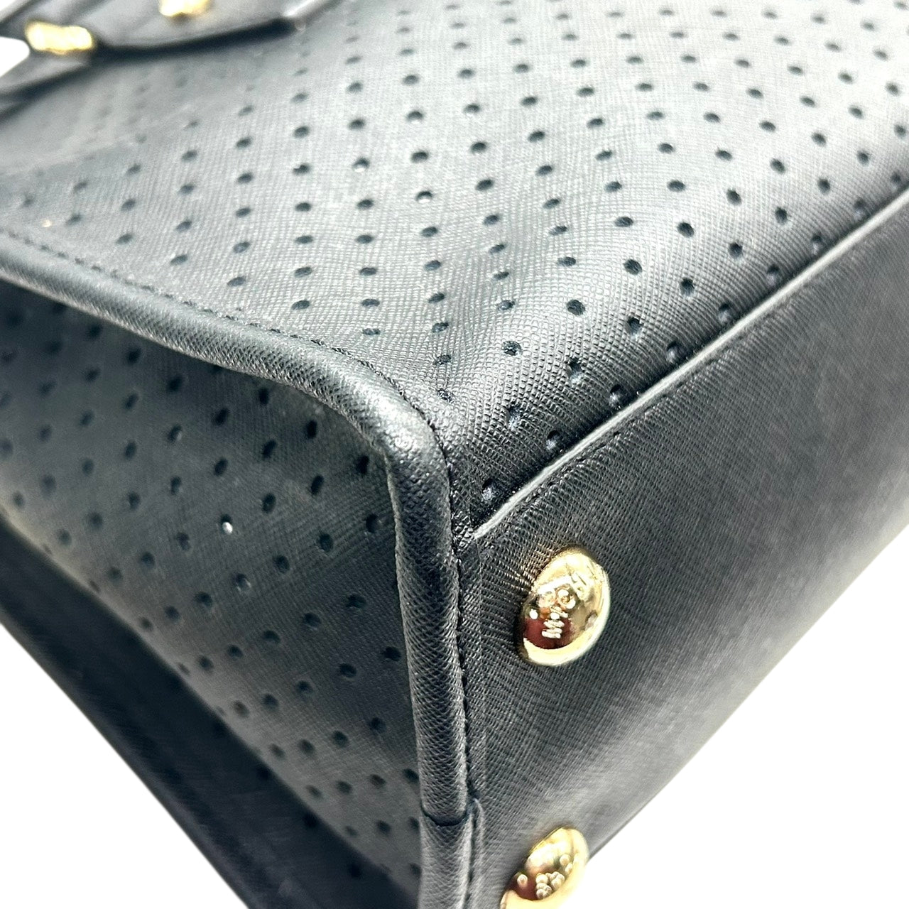 美品 マイケルコース MICHAEL KORS ハミルトン Hamilton トートバッグ ハンドバッグ チェーンショルダー パンチング 黒 ブラック ゴールド金具 パドロック ポーチ付 自立可 肩掛け ワンショルダー サッチェル レディース s93