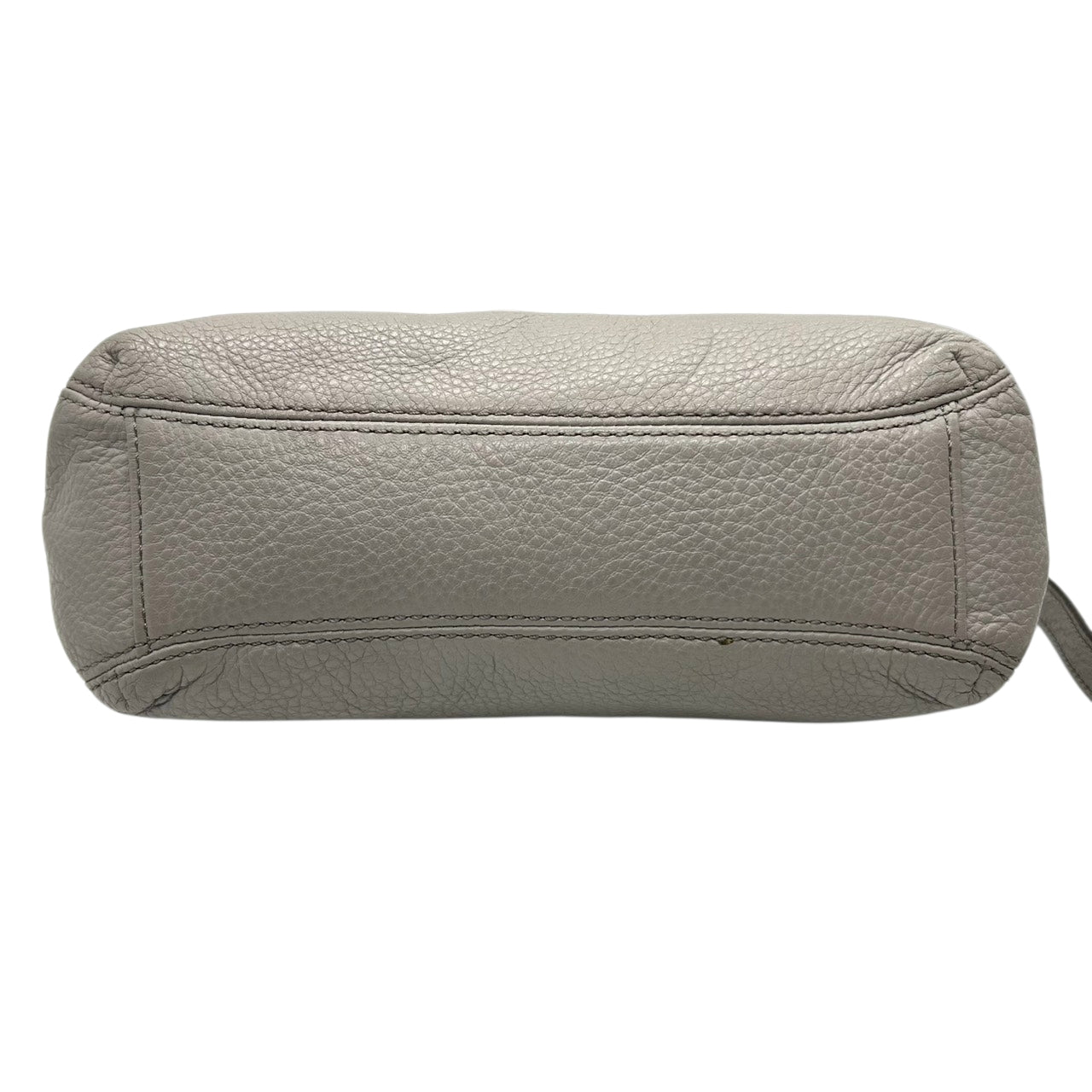 美品 マイケルコース MICHAEL KORS ショルダーバッグ クロスボディ ポシェット 斜め掛け可 レザー 本革 グレー ライトグレー シルバー金具 ロゴ シンプル 軽量 コンパクト レディース お出かけ 旅行 デート サブバッグ s93