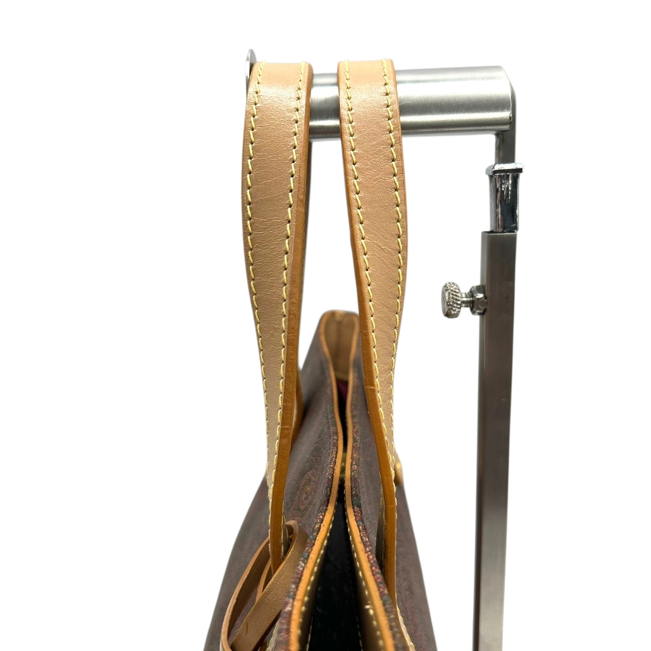 【美品】エトロ ETRO トートバッグ ハンドバッグ ペイズリー 総柄 PVC レザー 本革 ブラウン マルチカラー ゴールド金具 ペガサスチャーム ロゴ イタリア製 レディース 女性用 ビンテージ クラシック エレガント 上品 軽量 マチあり s94