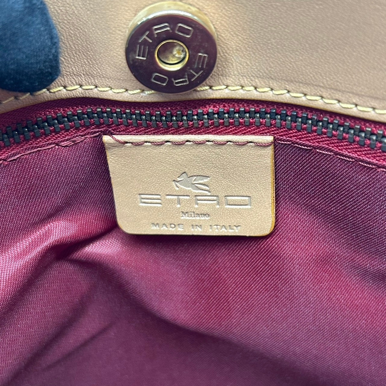 【美品】エトロ ETRO トートバッグ ハンドバッグ ペイズリー 総柄 PVC レザー 本革 ブラウン マルチカラー ゴールド金具 ペガサスチャーム ロゴ イタリア製 レディース 女性用 ビンテージ クラシック エレガント 上品 軽量 マチあり s94