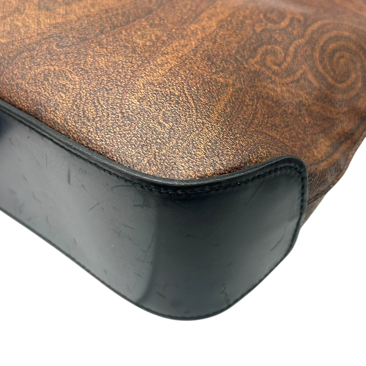 【美品】エトロ ETRO ハンドバッグ トートバッグ ミニトート ペイズリー 総柄 PVC レザー 本革 ブラウン 茶色 ブラック 黒 イタリア製 レディース 女性用 ビンテージ クラシック エレガント 上品 自立可 軽量 マチあり 手提げ 鞄 カバン s94