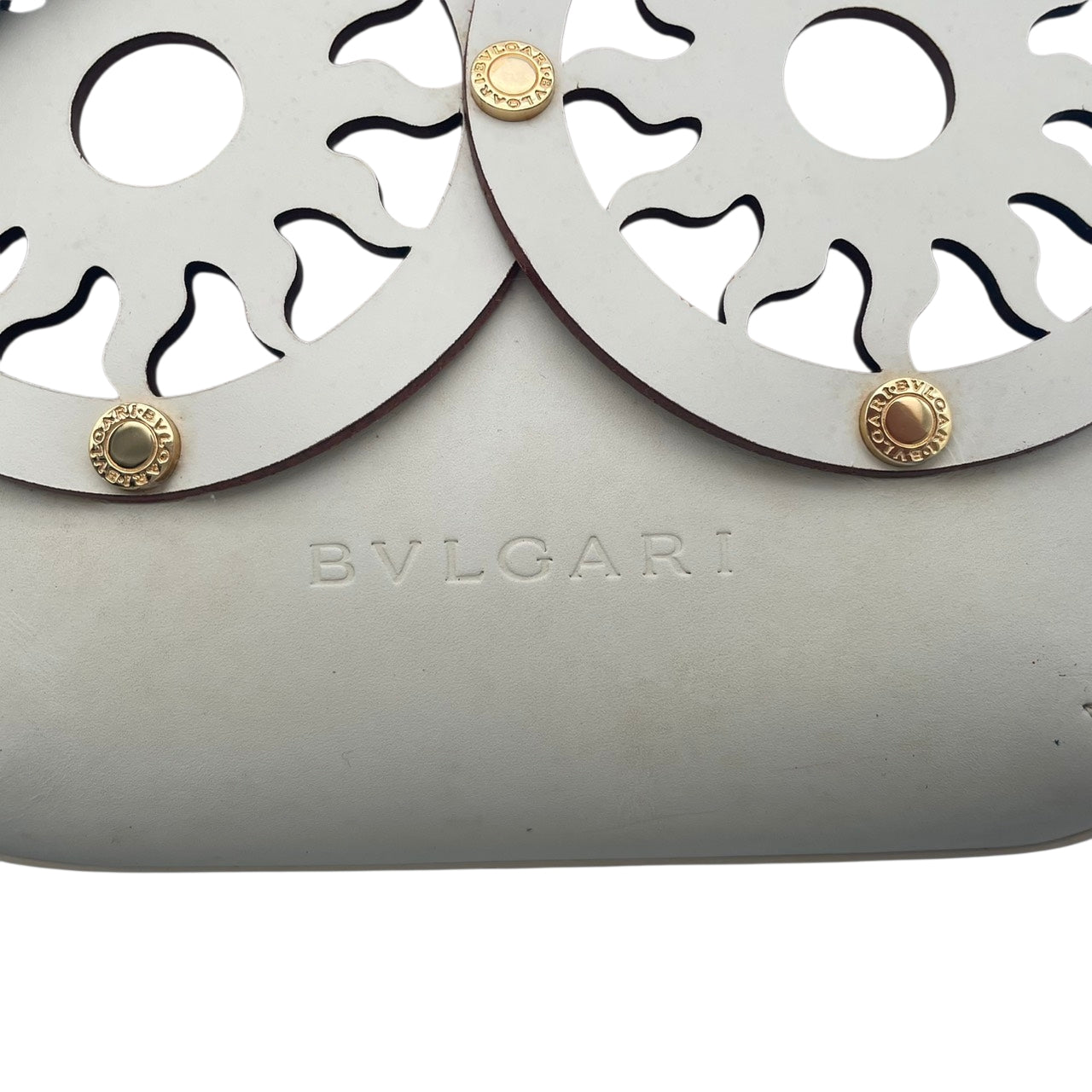 良品 ブルガリ BVLGARI ハンドバッグ トンド サン 太陽 カットアウト レザー キャンバス オフホワイト レディース エレガント 個性的 デザイン 巾着 お出かけ デイリーユース 普段使い 上品 お洒落 自立可 希少 レア ブランドバッグ S95