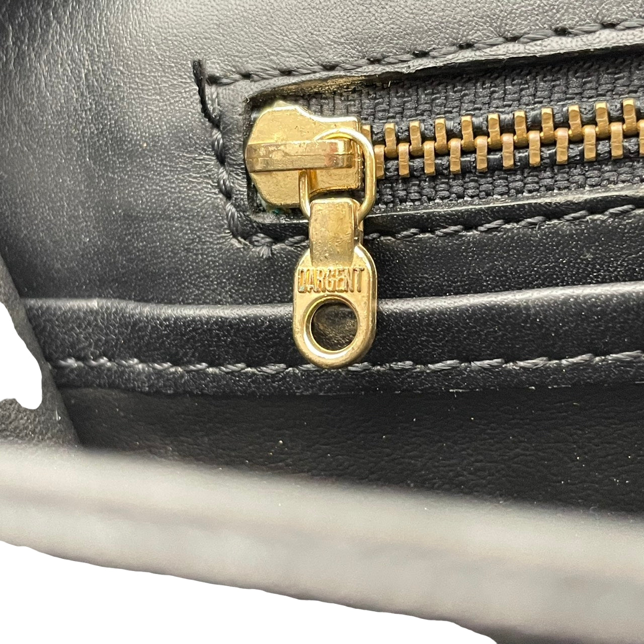 美品 ジバンシィ GIVENCHY 4Gロゴ ゴ ールド金具 レザー クラッチバッグセカ ンドバッグブラック 黒 A4サイズ収納可 能 ヴィンテージ ビンテージクラシック エレガント 高級感フォーマル ビジネス 通勤 通学 メンズレディース |S69