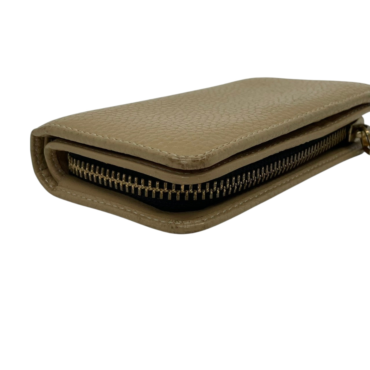 マークジェイコブス MARC JACOBS GOTHAM ゴッサム 二つ折り財布 ラウンドファスナー レザー 本革 ベージュ コンパクトウォレット 札入れ 小銭入れ カード収納 ゴールド金具 ロゴ型押し 上品 シンプル レディース ユニセックス M2