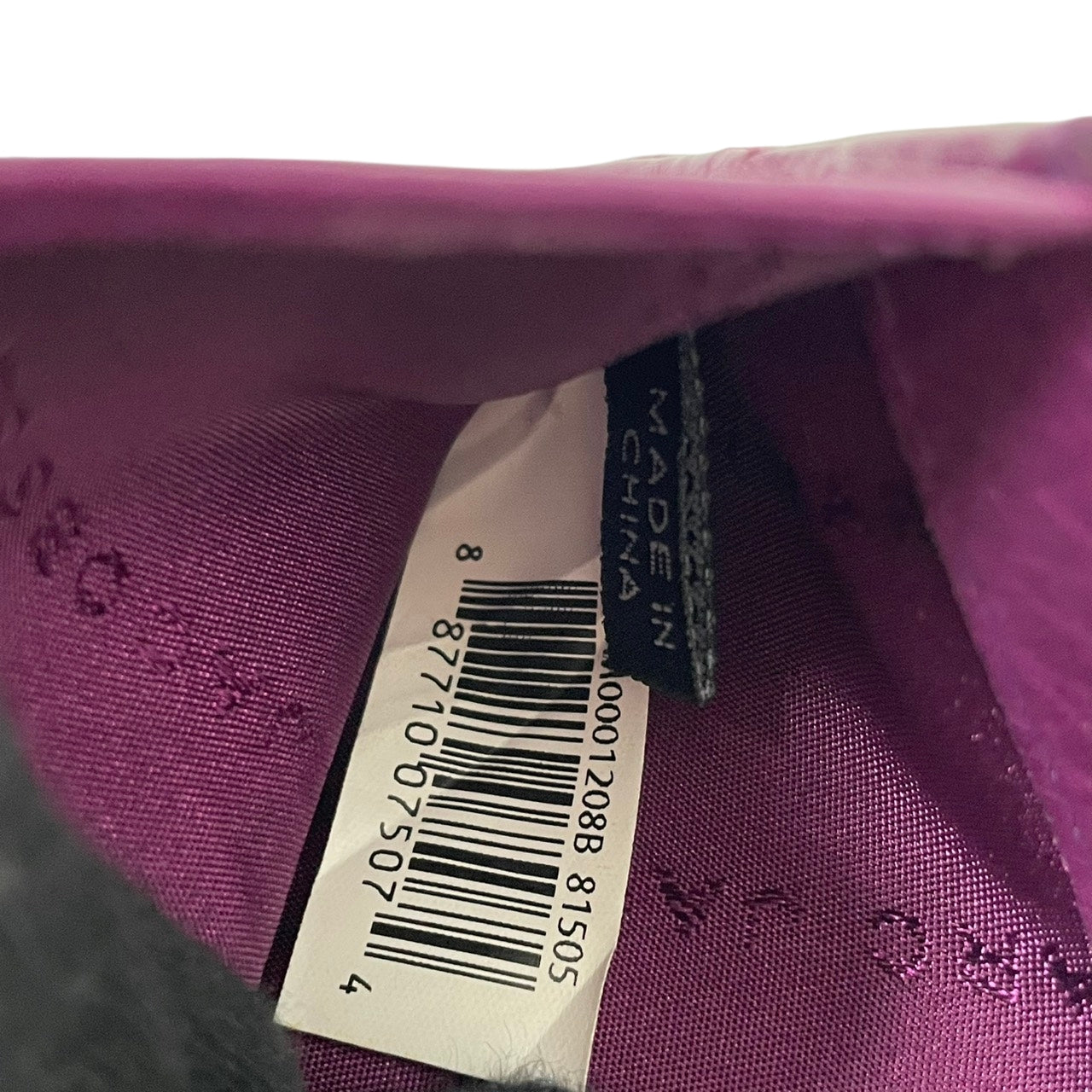 美品 マークバイマークジェイコブス MARC BY MARC JACOBS 三つ折り財布 レザー 本革 パープル コンパクトウォレット 札入れ 小銭入れ カード収納 ゴールド金具 ロゴプレート 型押し 上品 クラシック レディース 日常使い 収納力 M2