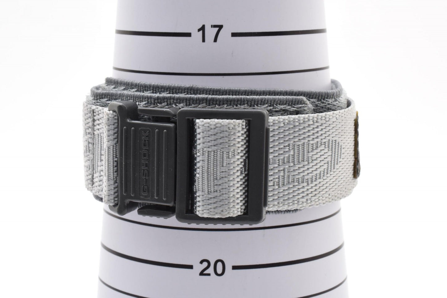 カシオ Casio G-SHOCK DW-004 メンズ腕時計 デジタル表示 キャンバスベルト 樹脂ケース 耐衝撃構造 ヴィンテージ 1990年代 2000年代