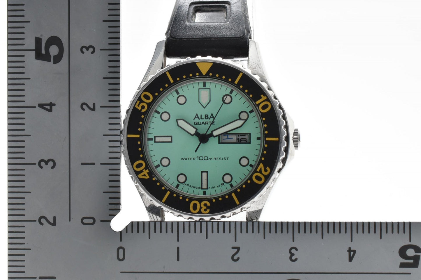 SEIKO ALBA V248-0070 レディース クォーツ ダイバーズ 腕時計 グリーンダイヤル ブラックベゼル シリコンベルト