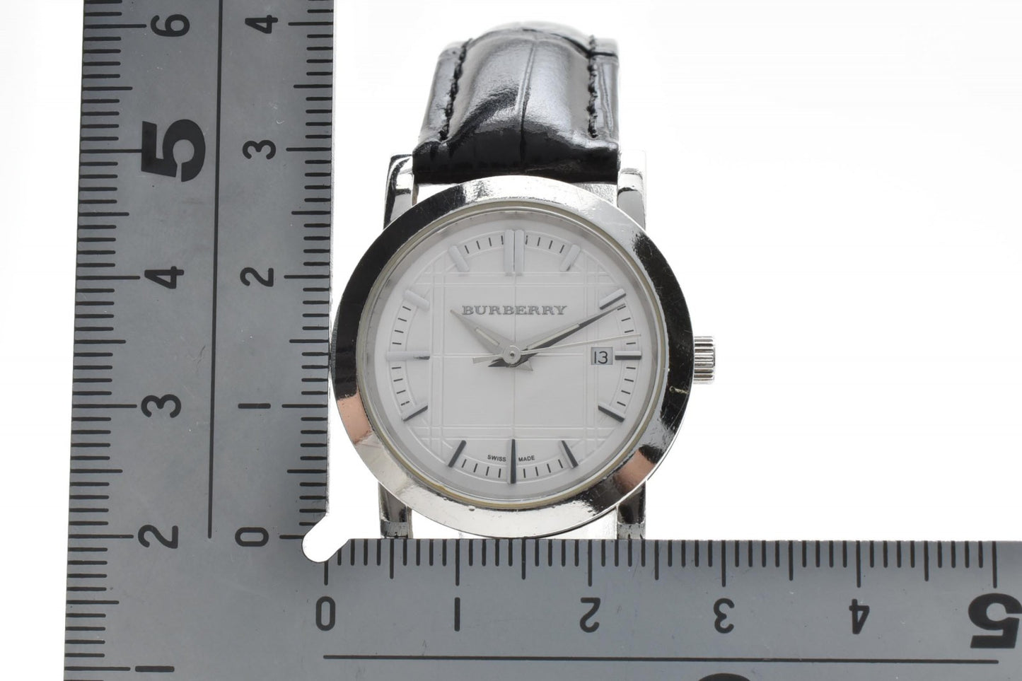 BURBERRY BU1387 レディース クオーツ 腕時計 ホワイト文字盤 ラウンドフェイス レザーベルト