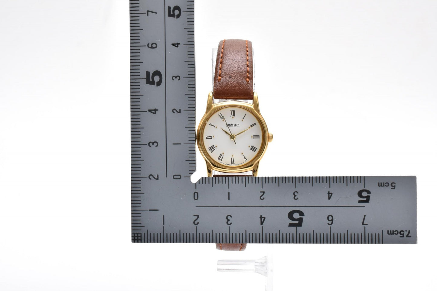 セイコー SEIKO V701-A110 レディース 腕時計 クオーツ ホワイト文字盤 ローマンインデックス レザーベルト