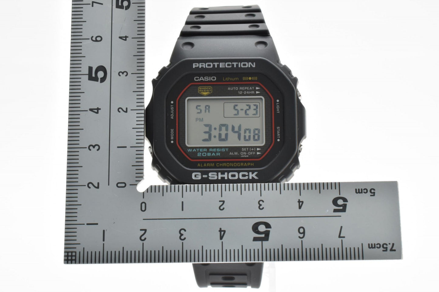 カシオ CASIO G-SHOCK DW-5000R デジタルウォッチ メンズ 腕時計 スクエアフェイス ブラック 樹脂ベルト 箱付