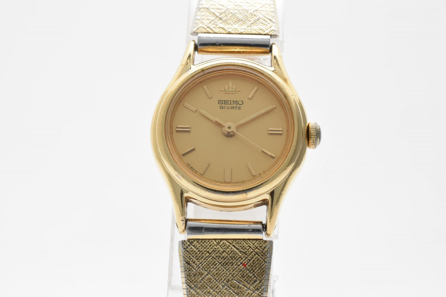 SEIKO セイコー V401-0920 クオーツ レディース 腕時計 ゴールド文字盤 ラウンドケース ステンレス エクスパンションブレス 1990年代