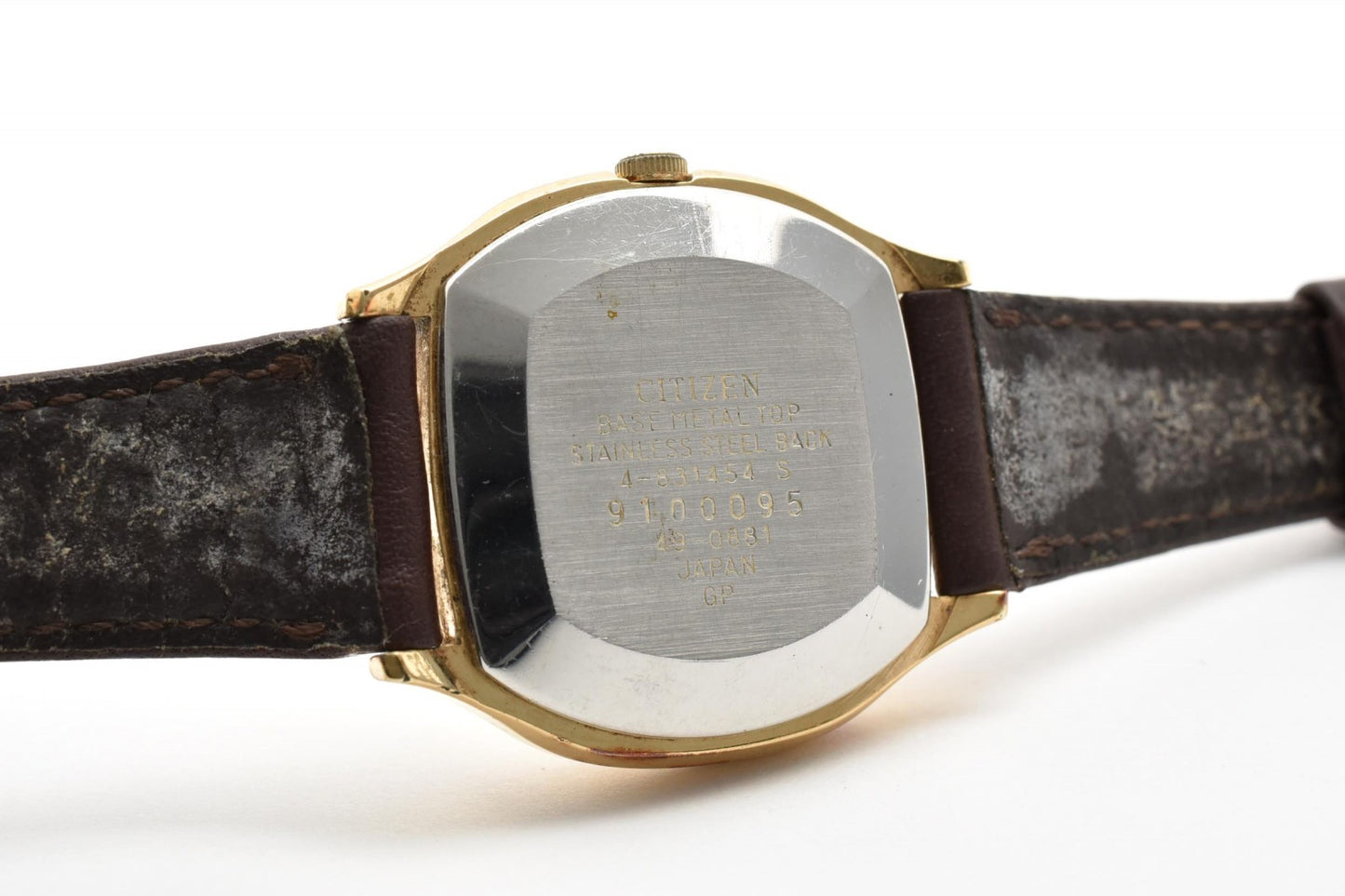 CITIZEN シチズン キャスタリア 4-831454 S クオーツ メンズ 腕時計 ゴールド文字盤 ローマンインデックス レザーベルト ドレスウォッチ 1980年代