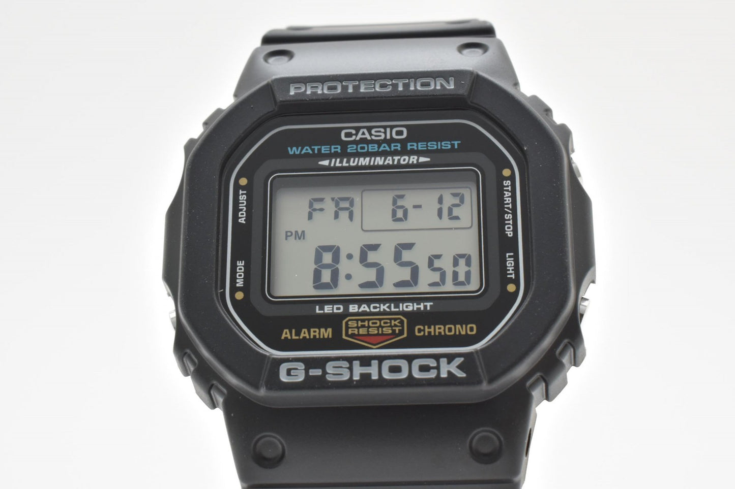 CASIO カシオ G-SHOCK DW-5600UE デジタル クオーツ メンズ 腕時計 スクエア ブラック液晶 樹脂ベルト 箱付