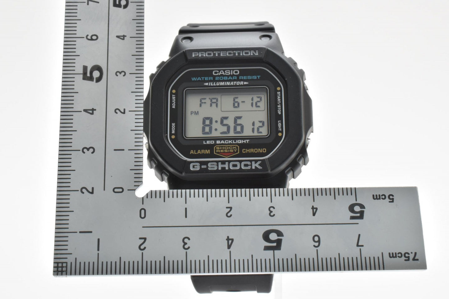 CASIO カシオ G-SHOCK DW-5600UE デジタル クオーツ メンズ 腕時計 スクエア ブラック液晶 樹脂ベルト 箱付