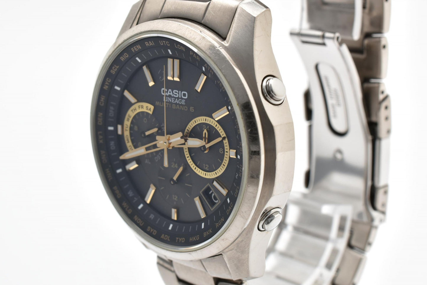 カシオ CASIO LINEAGE LIW-M610TDS ソーラー電波 腕時計 ブラック文字盤 チタンケース チタンブレス メンズ